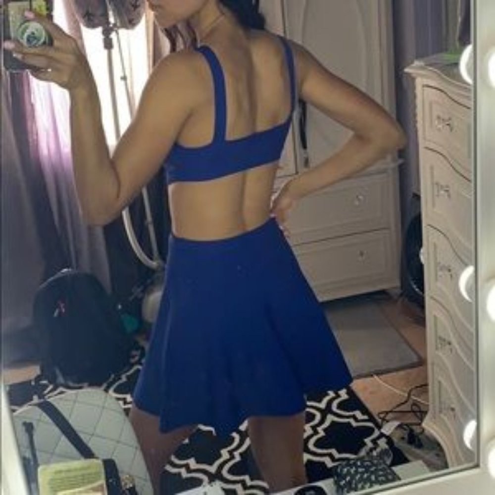 BCBG CUTOUT DRESS - Picture 4 of 4